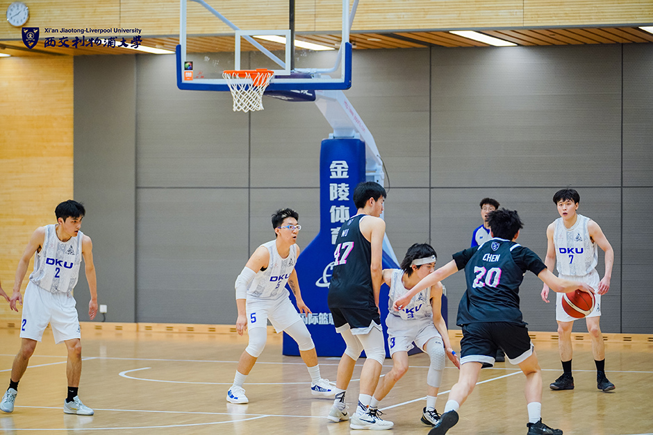河南省委书记刘宁会见河南队将士，祝贺河南队勇夺足协杯亚军